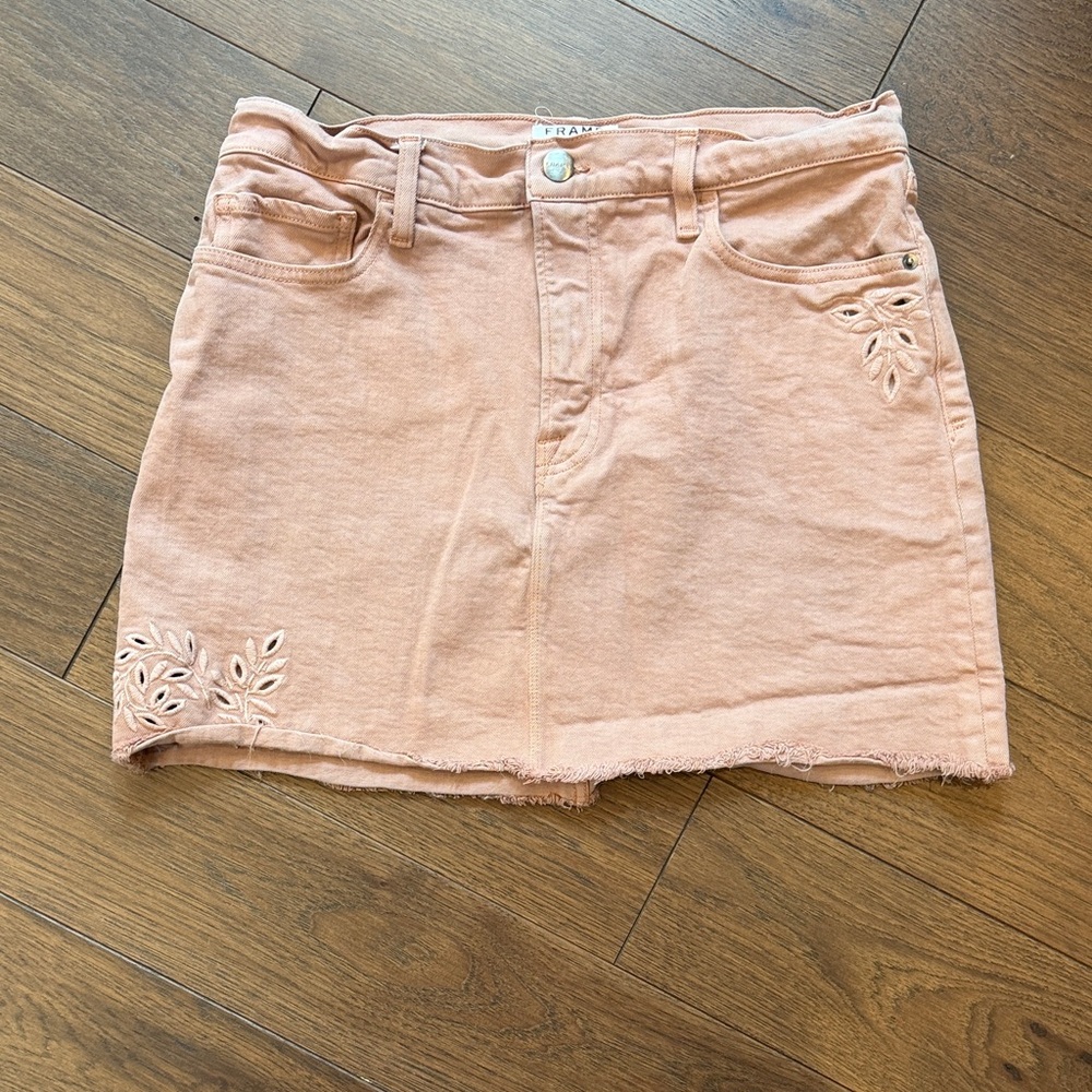 FRAME Le Mini Foliage Eyelet Denim Skirt Size 29 C11-028